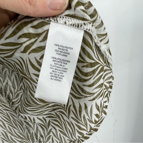 T Tahari Blouse Tops Womens Large Multicolor Tropical Print Long Sleeve Collared - Picture 5 of 14